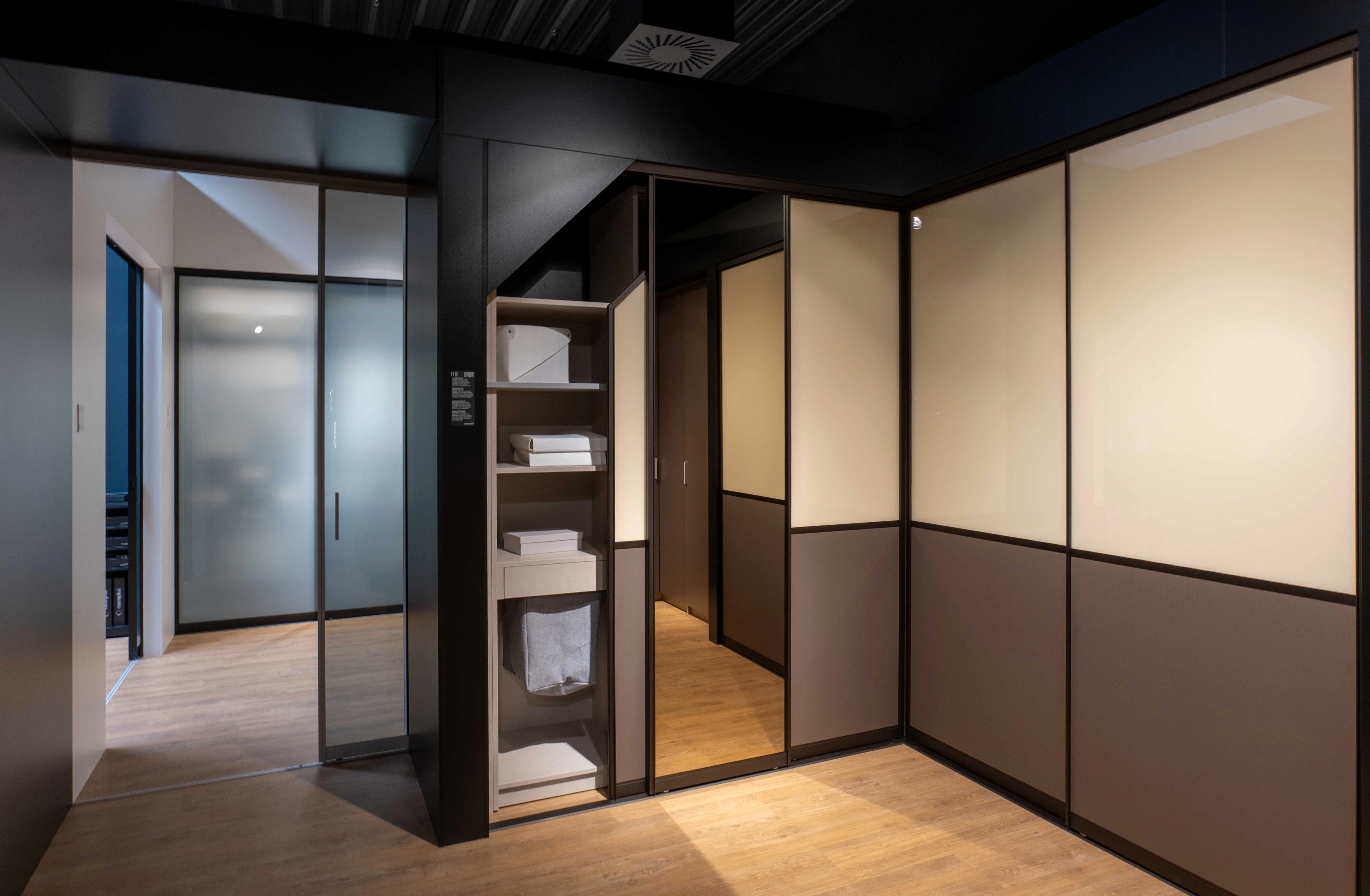 Bespoke sliding-door wardrobe project, project 1