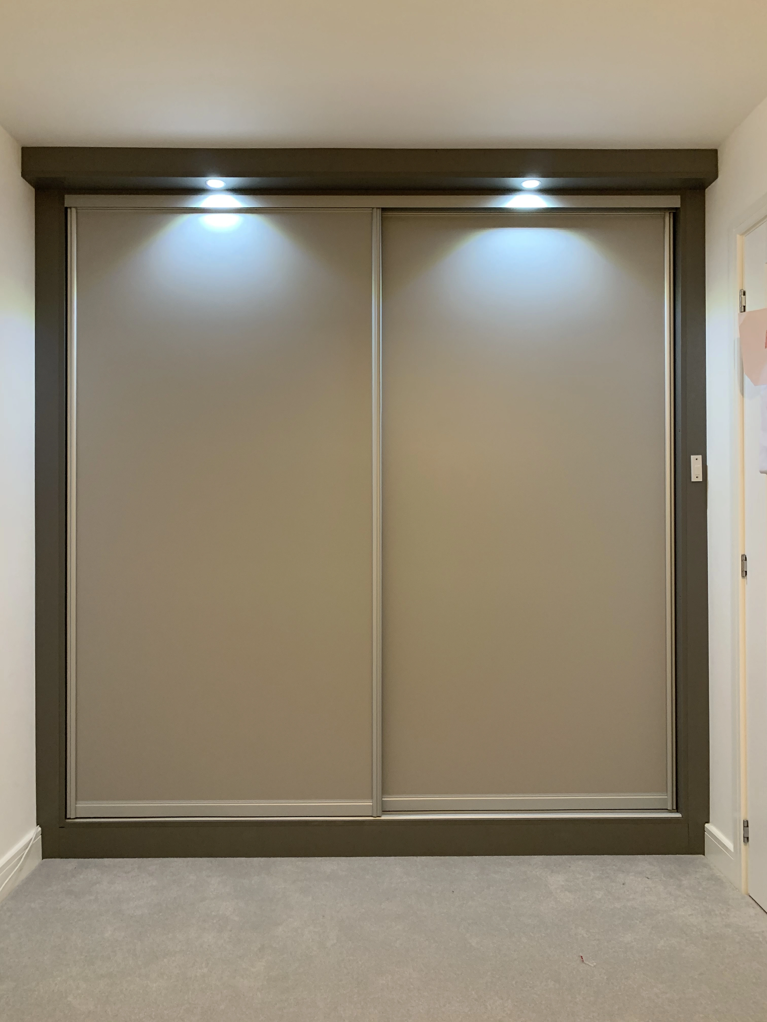 Bespoke sliding-door wardrobe project, project 6