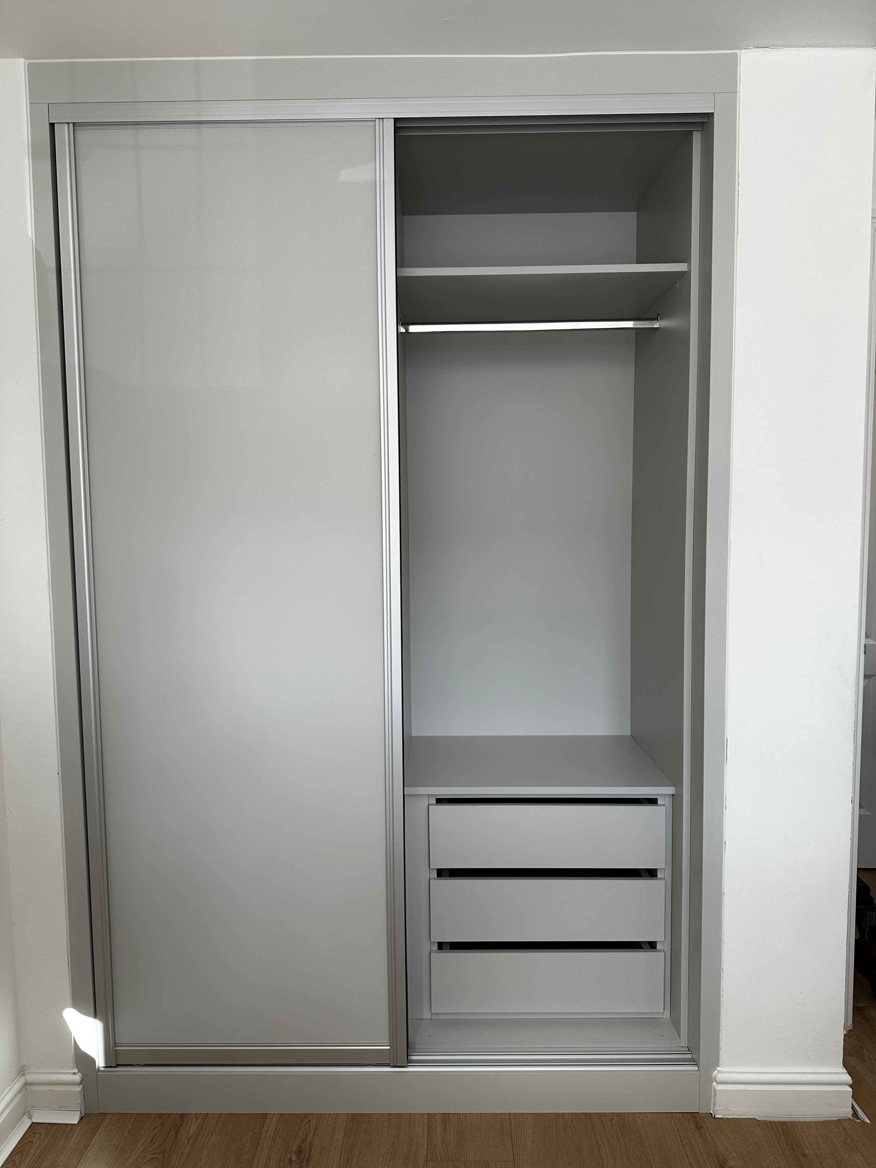 Bespoke sliding-door wardrobe project, project 9