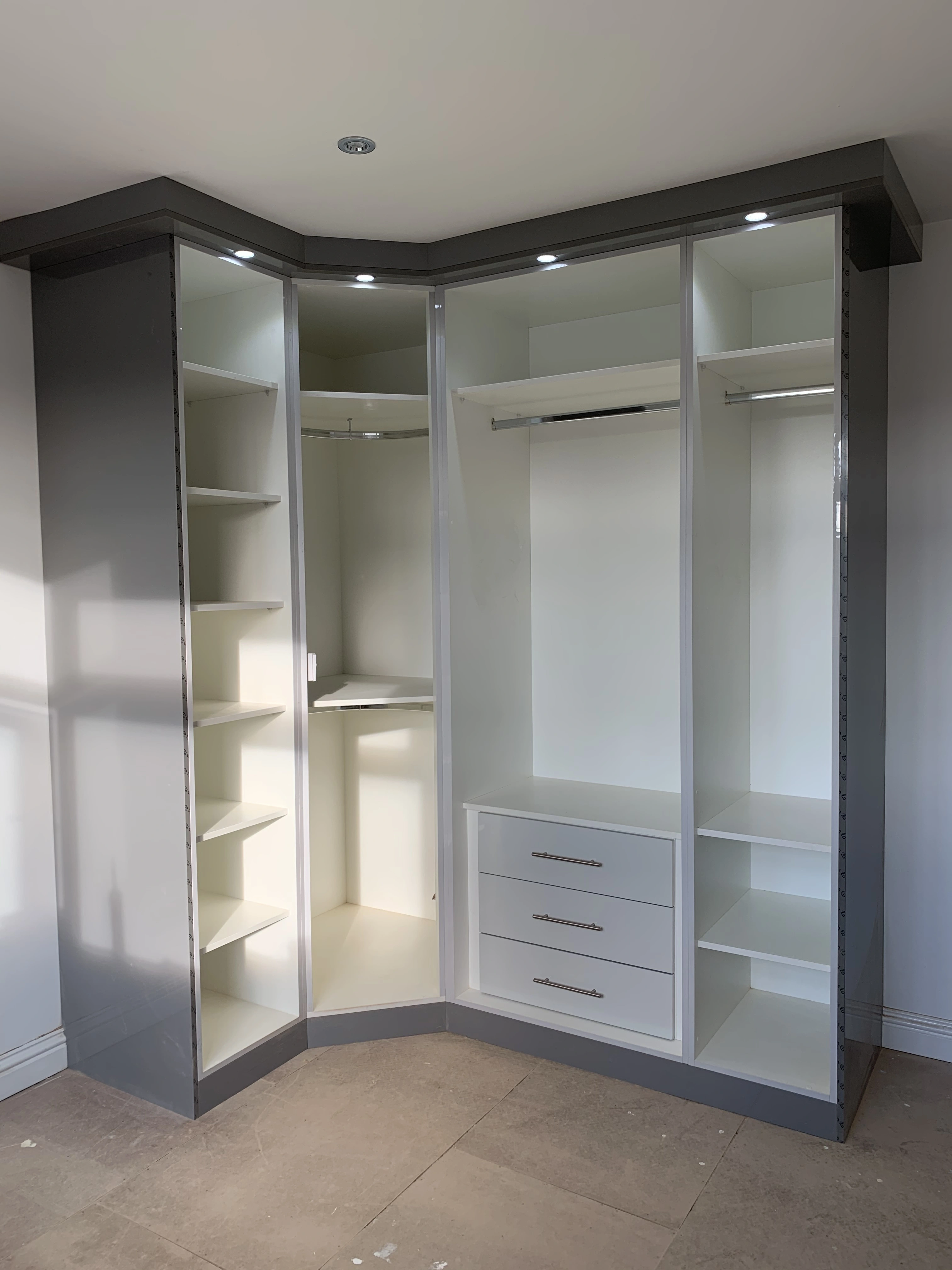 Bespoke fitted wardrobe project, project 1