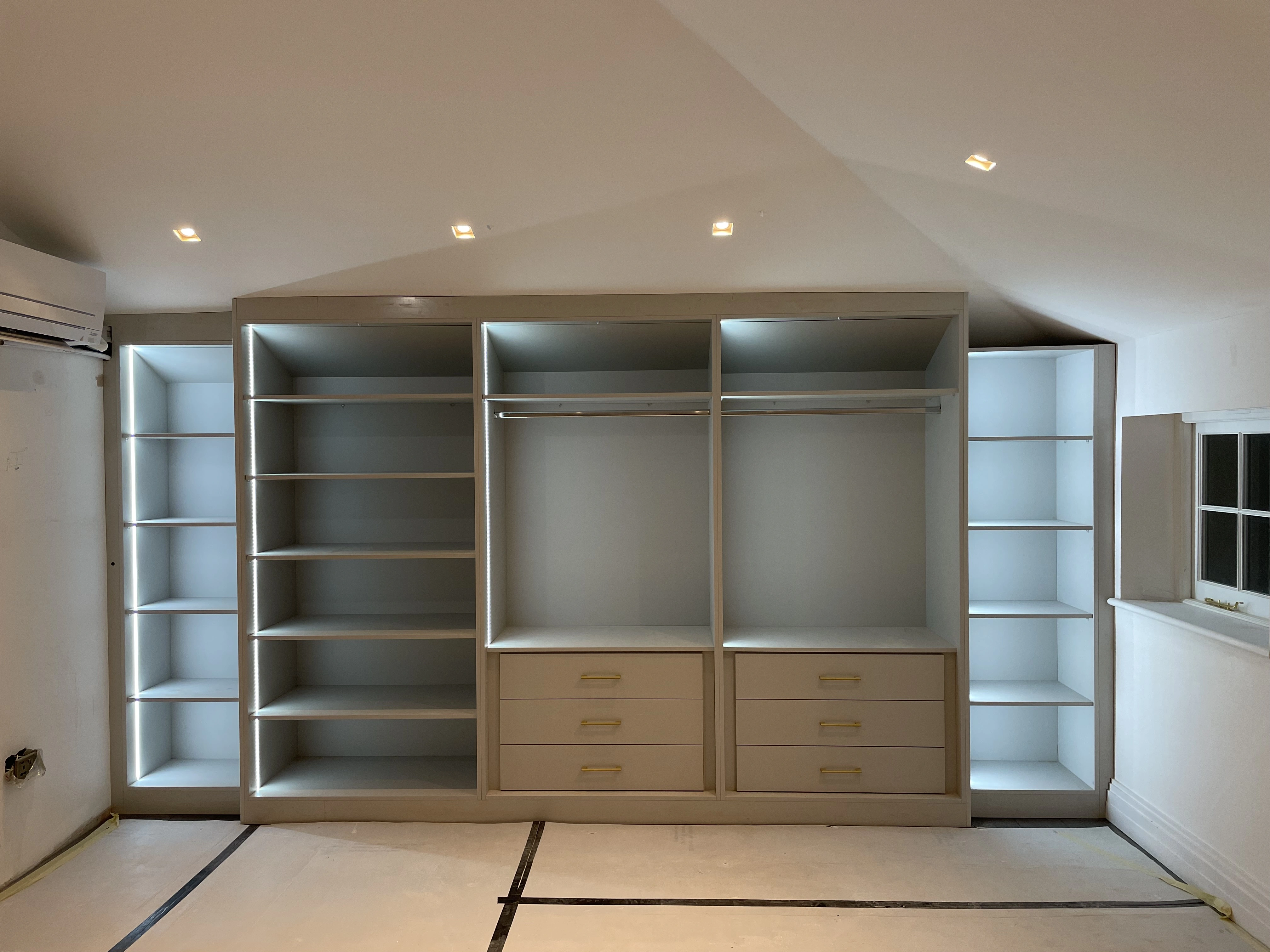 Bespoke fitted wardrobe project, project 2